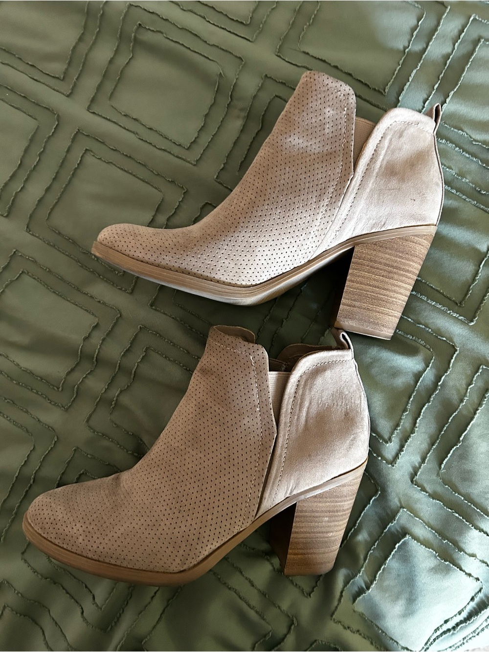 Universal Thread Beige Suede Perforated Ankle Booties